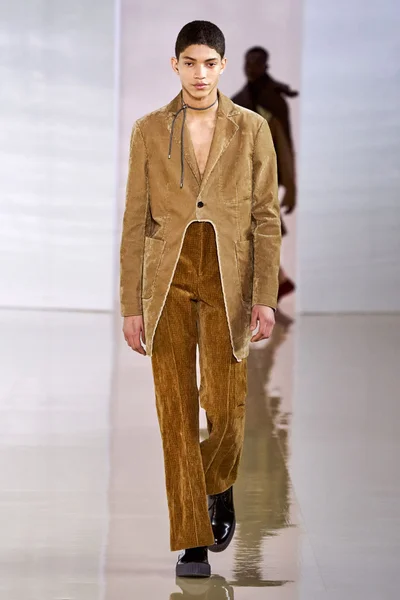 Look 23